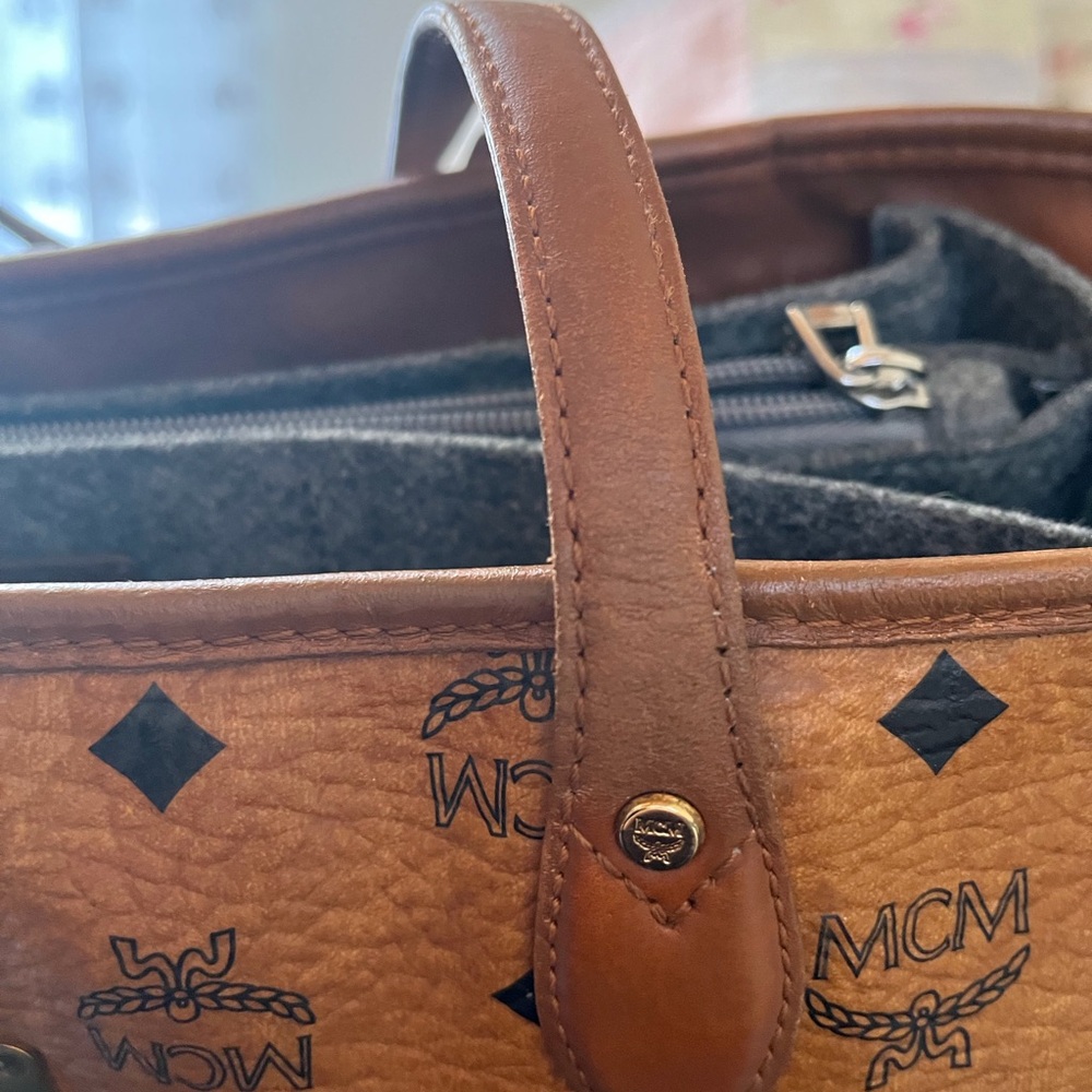 2 for Authentic MCM Cognac Visetos Tote and  new felt organizer - Picture 3 of 15